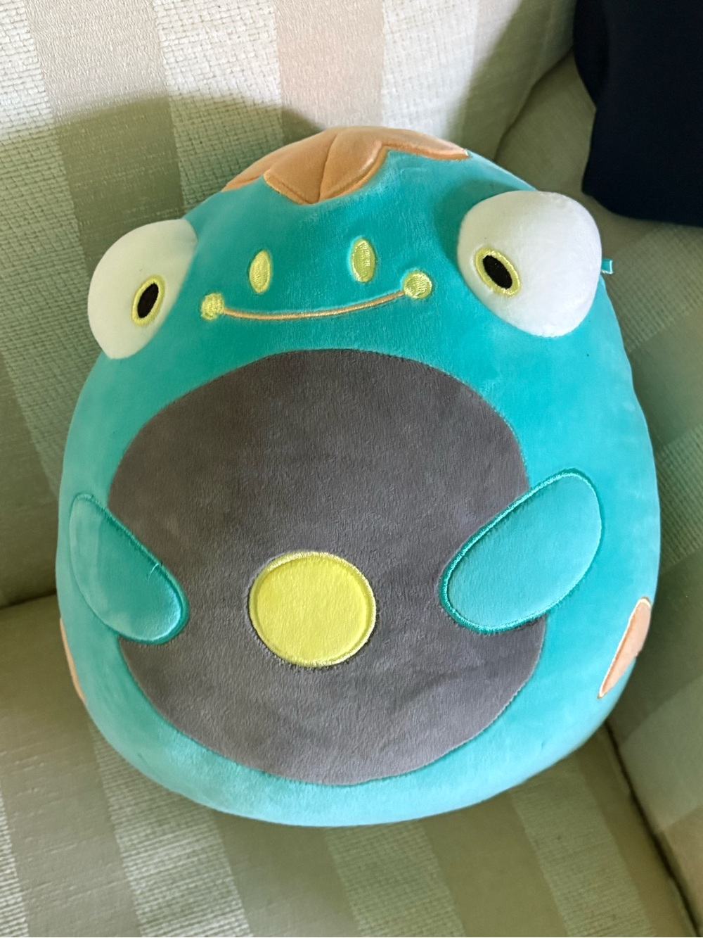 Pokemon Teal Frog Plush with Gray Belly and Yellow Accents NWOT